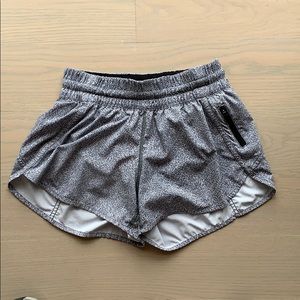 LULULEMON TRACKER SHORTS